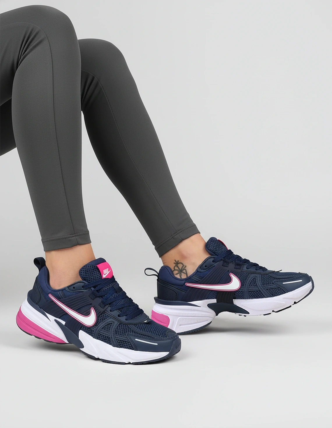 کتونی دویدن زنانه نایک Nike V2K Run W